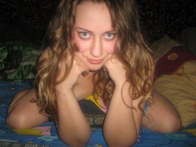 Русская девка пришла в баню потрахаться - секс порно фото